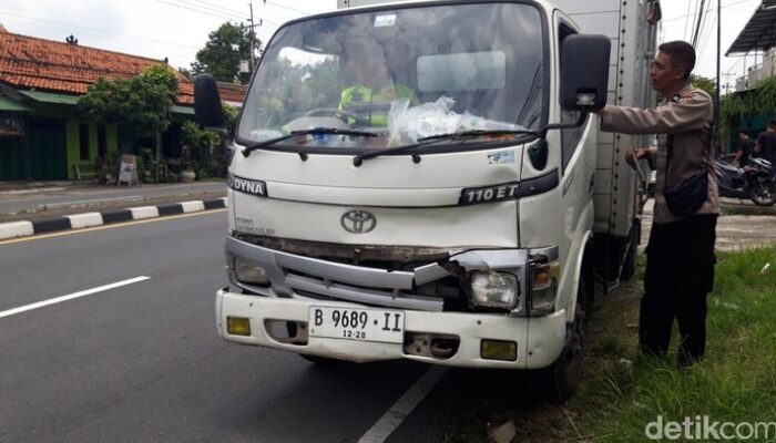 Tragis, Nenek Bakul Sayur Tewas Ditabrak Truk Saat Menyebrang Jalan