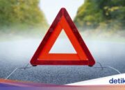 Tragis! pemotor tewas setelah gagal menyalip dan tertabrak truk di