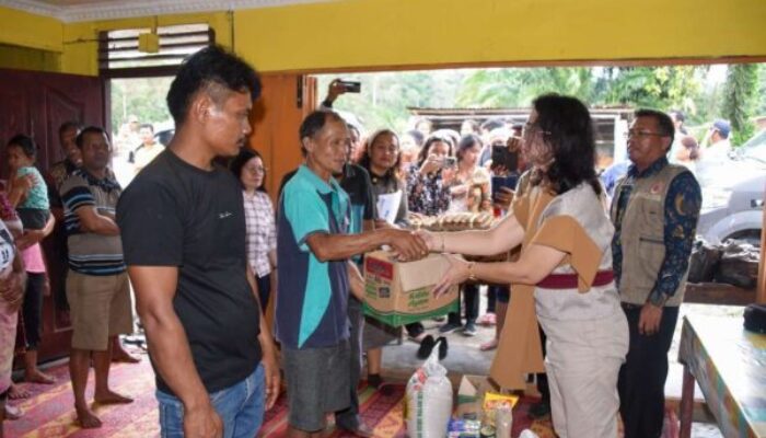 Wabup Humbahas Turun ke Pakkat, Pastikan Penanganan Longsor dan Banjir