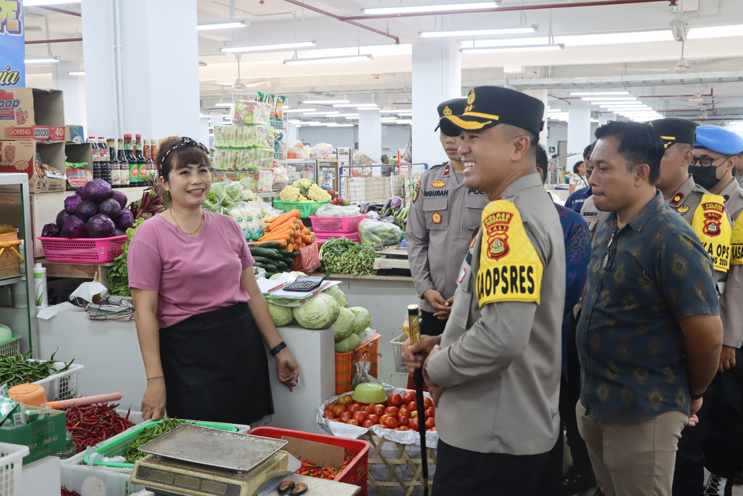 Kapolres Jembrana Ciptakan Inovasi: Pantau Harga Sembako Dengan Body Worn